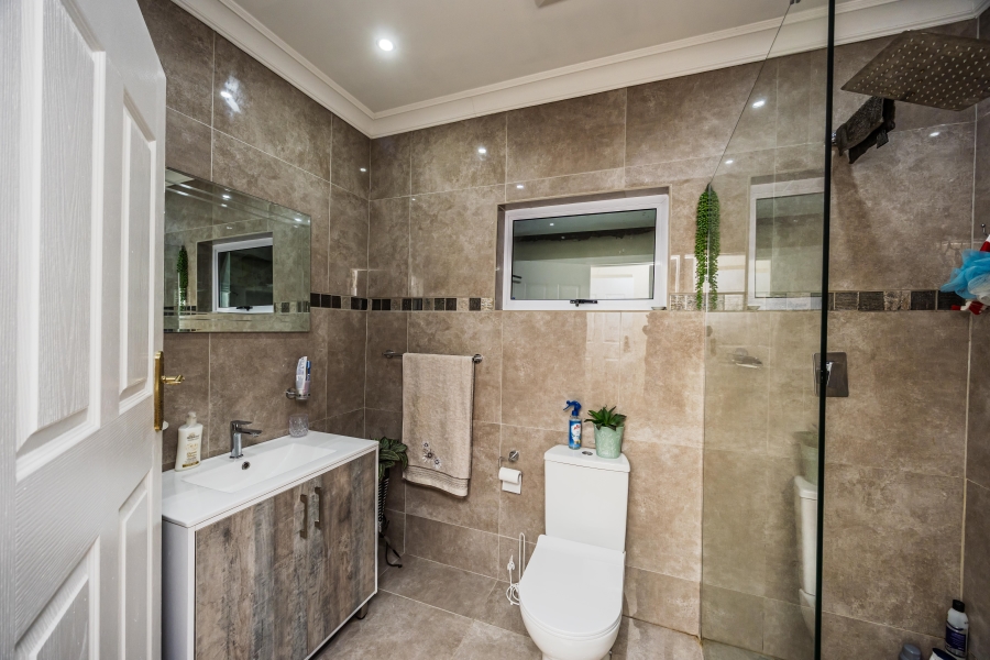 3 Bedroom Property for Sale in Sunnyridge Eastern Cape